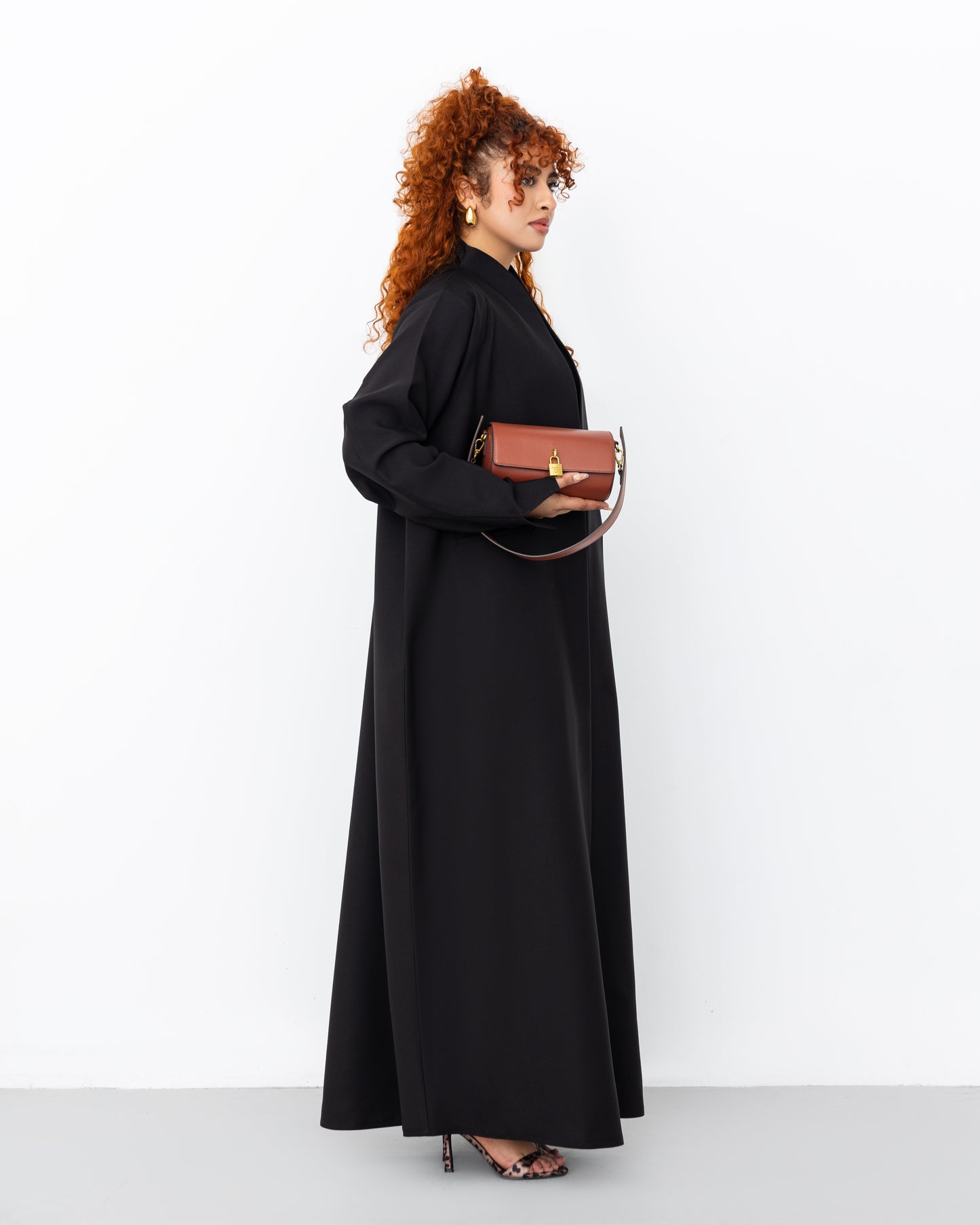 The Linear Fit abaya