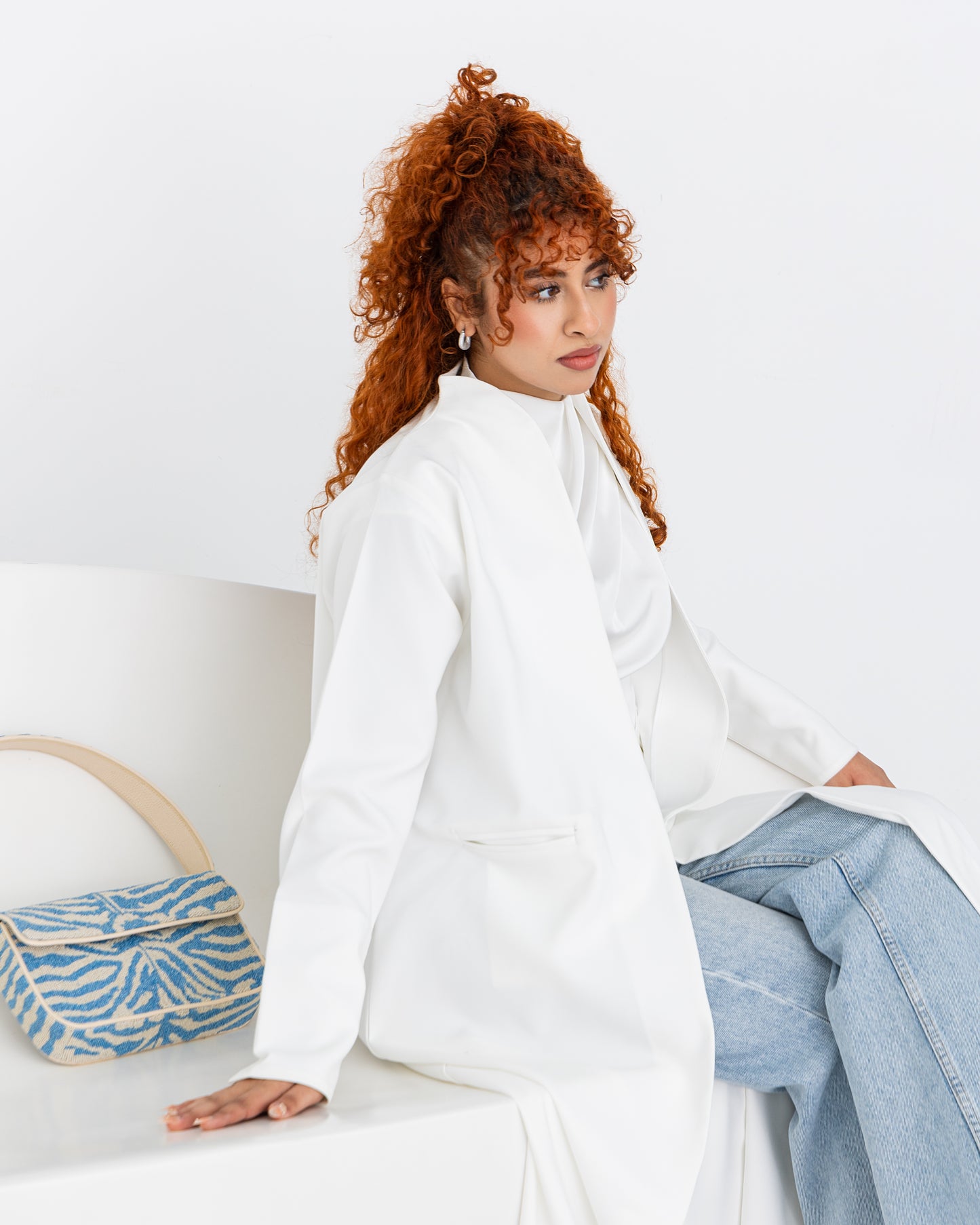 The Linear Fit abaya