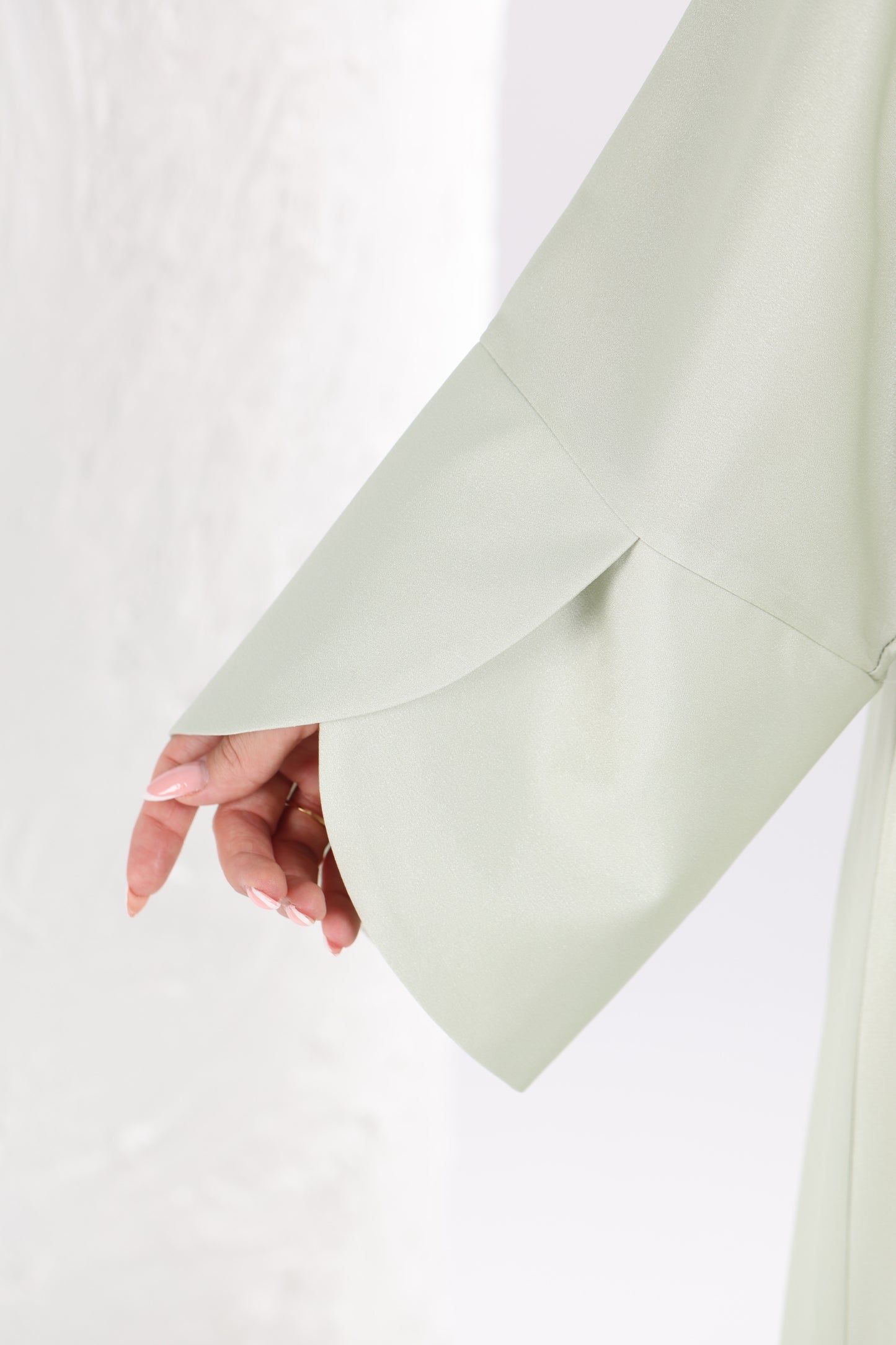 Closed Curve Abaya