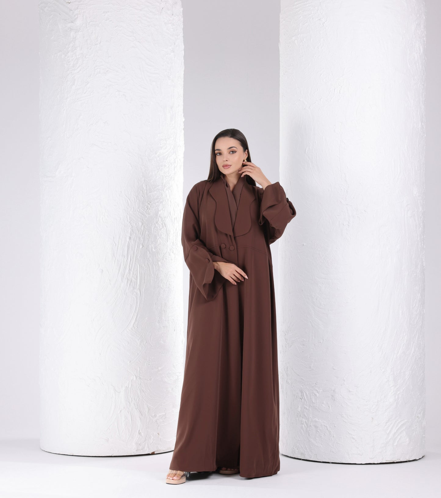 Curved collar abaya