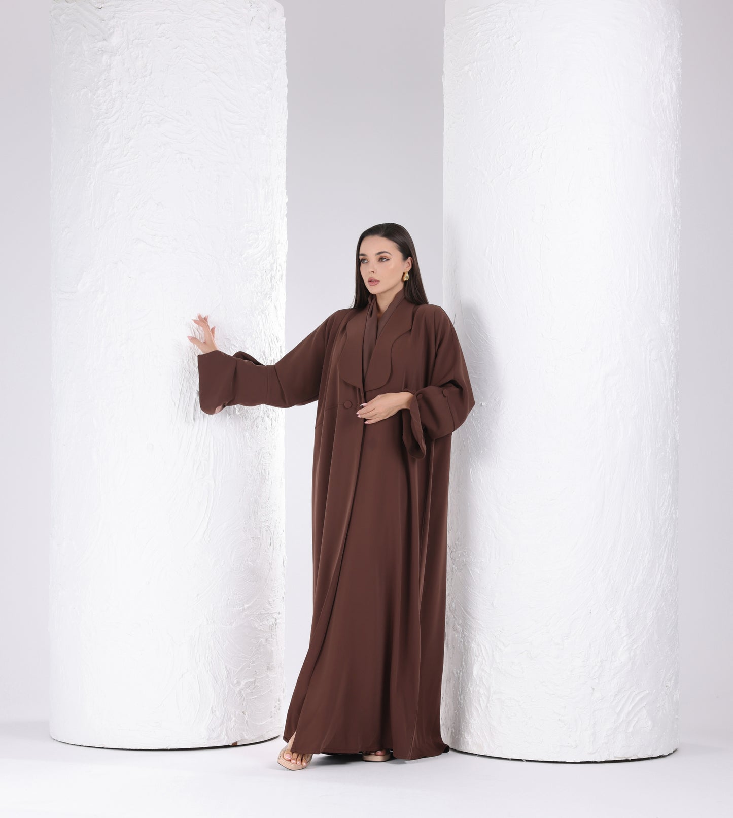 Curved collar abaya