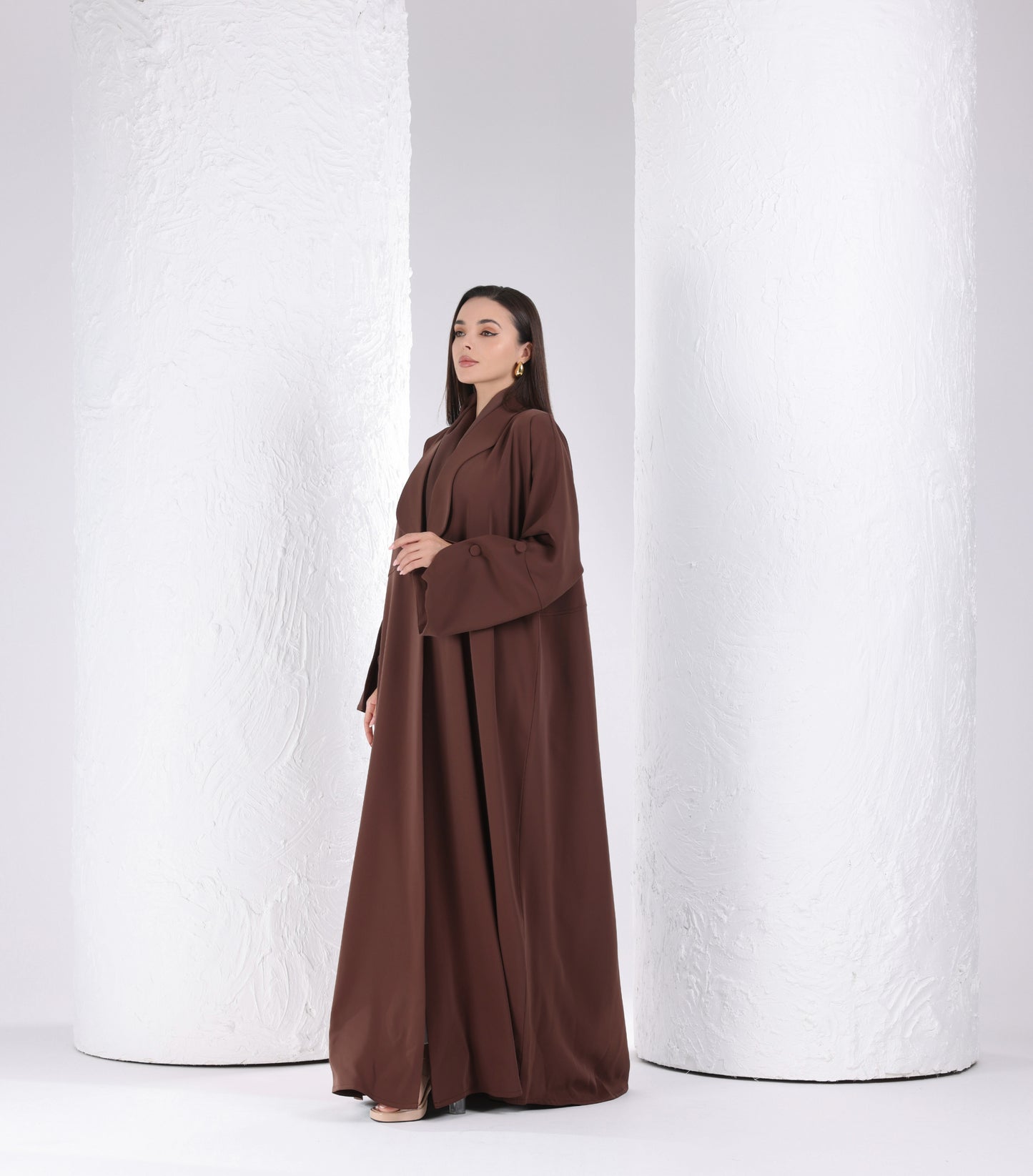 Curved collar abaya