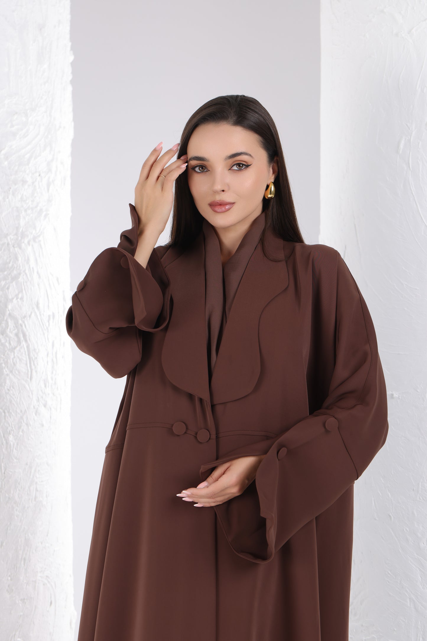 Curved collar abaya