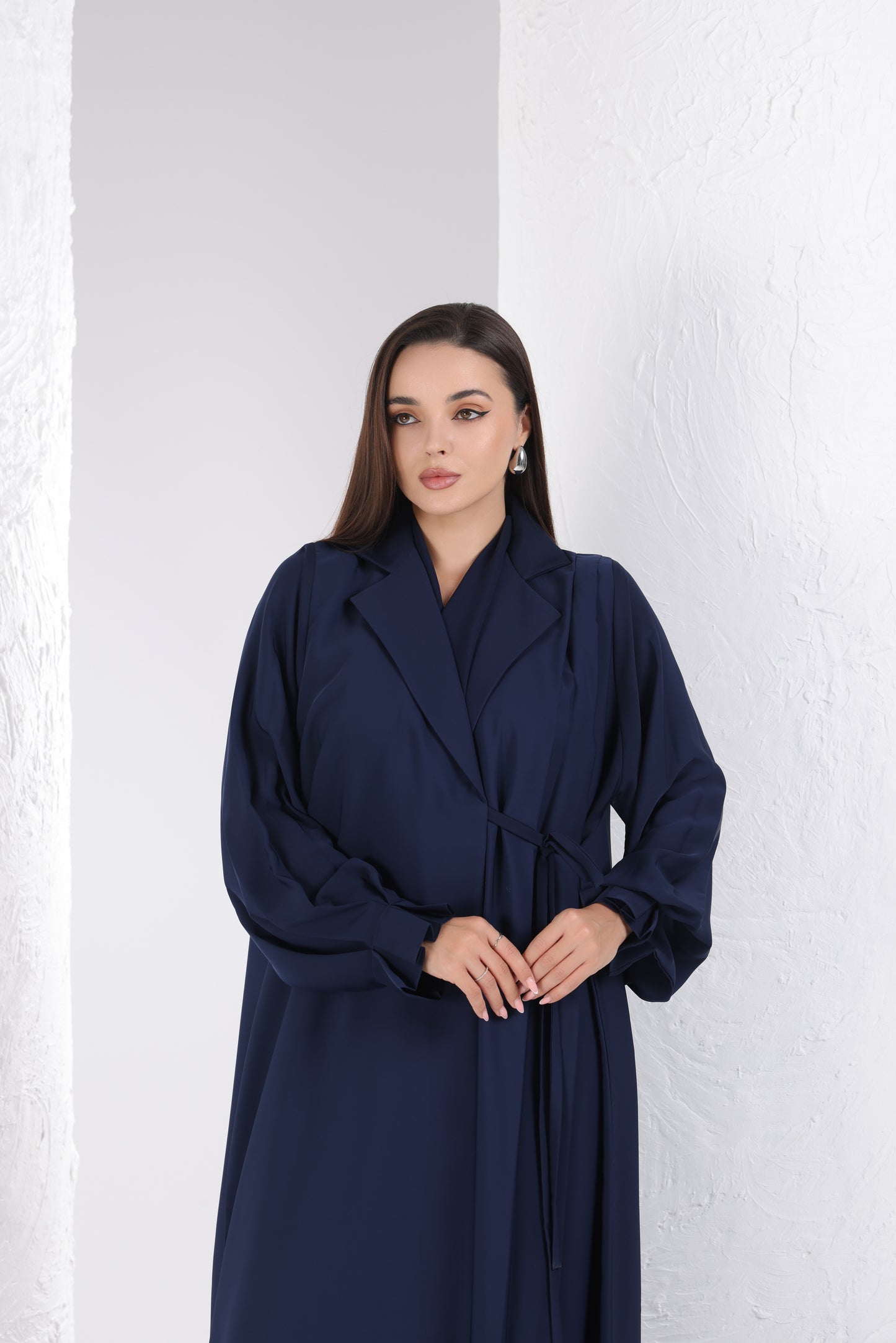 Feminine notched collar abaya