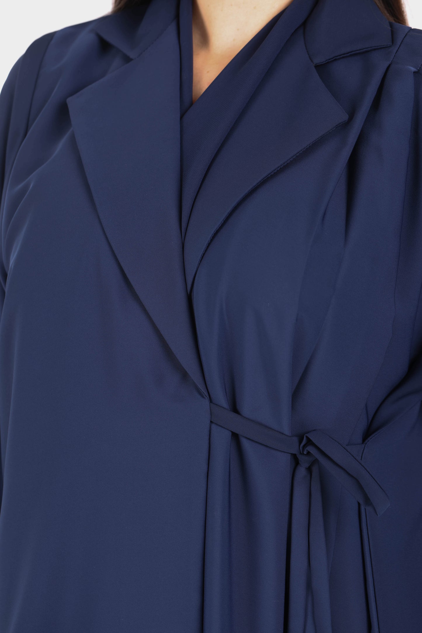 Feminine notched collar abaya