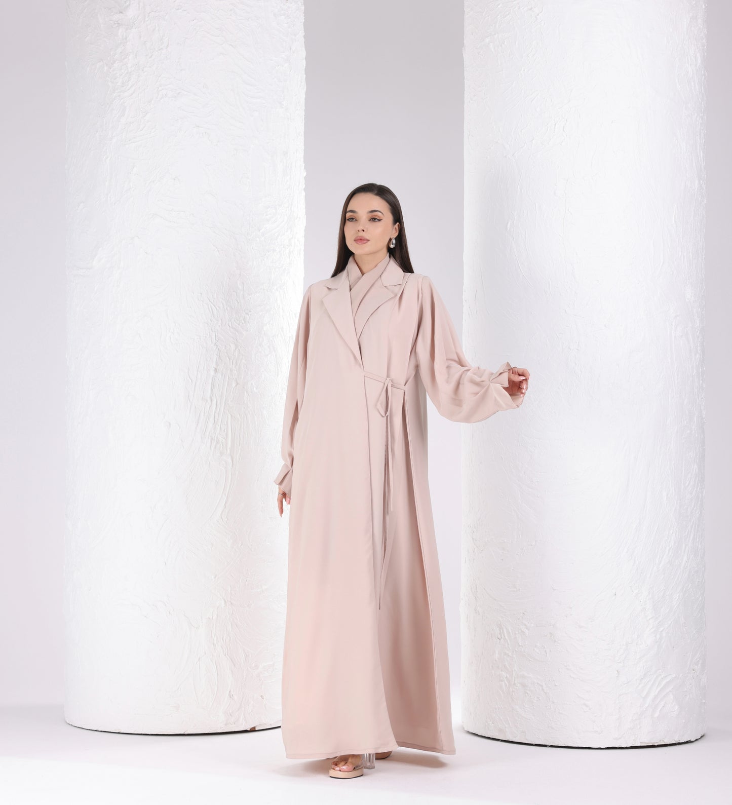 Feminine notched collar abaya